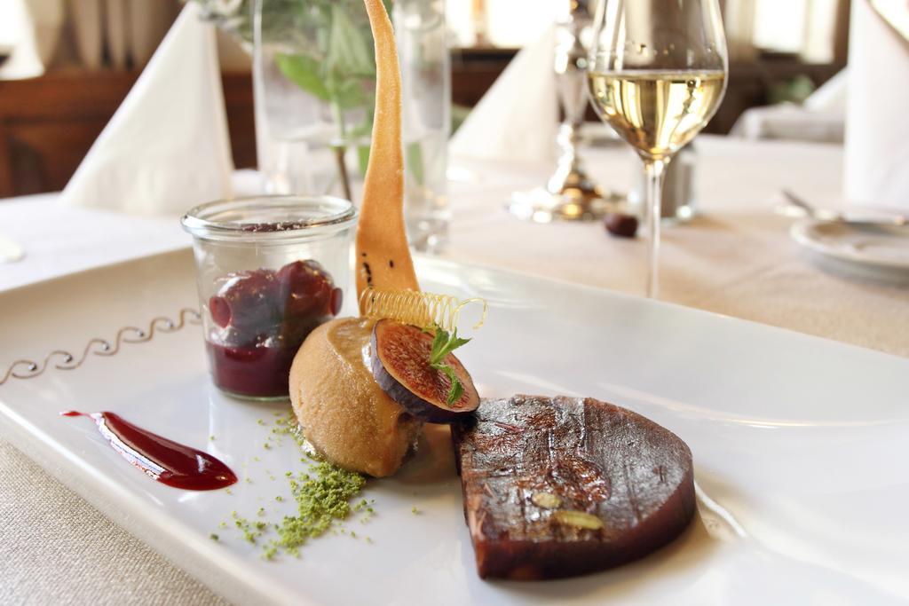 Hotel-Restaurant Roter Ochsen Lauchheim Eksteriør billede