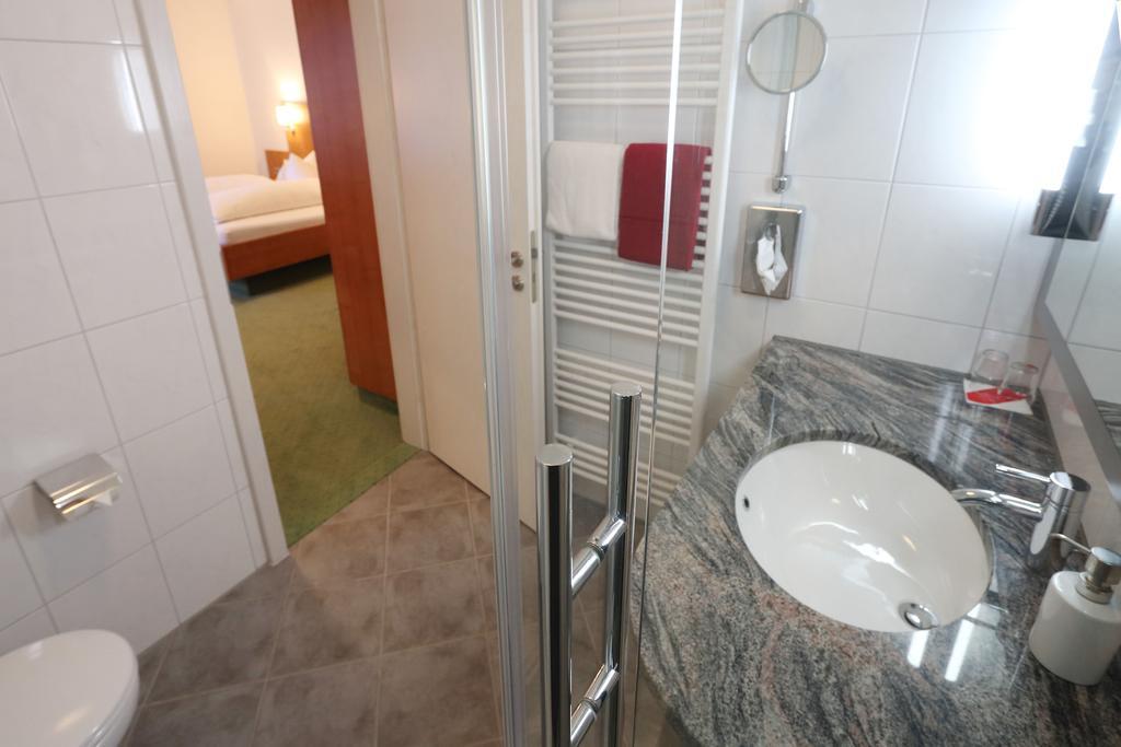 Hotel-Restaurant Roter Ochsen Lauchheim Værelse billede