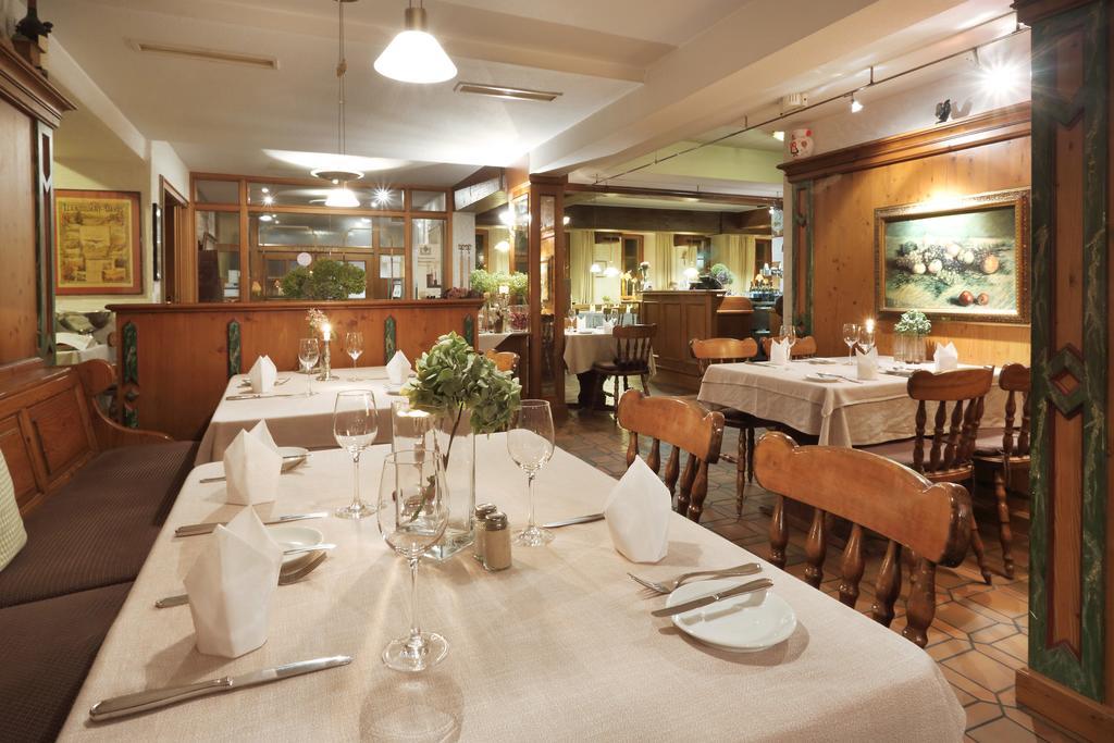 Hotel-Restaurant Roter Ochsen Lauchheim Eksteriør billede