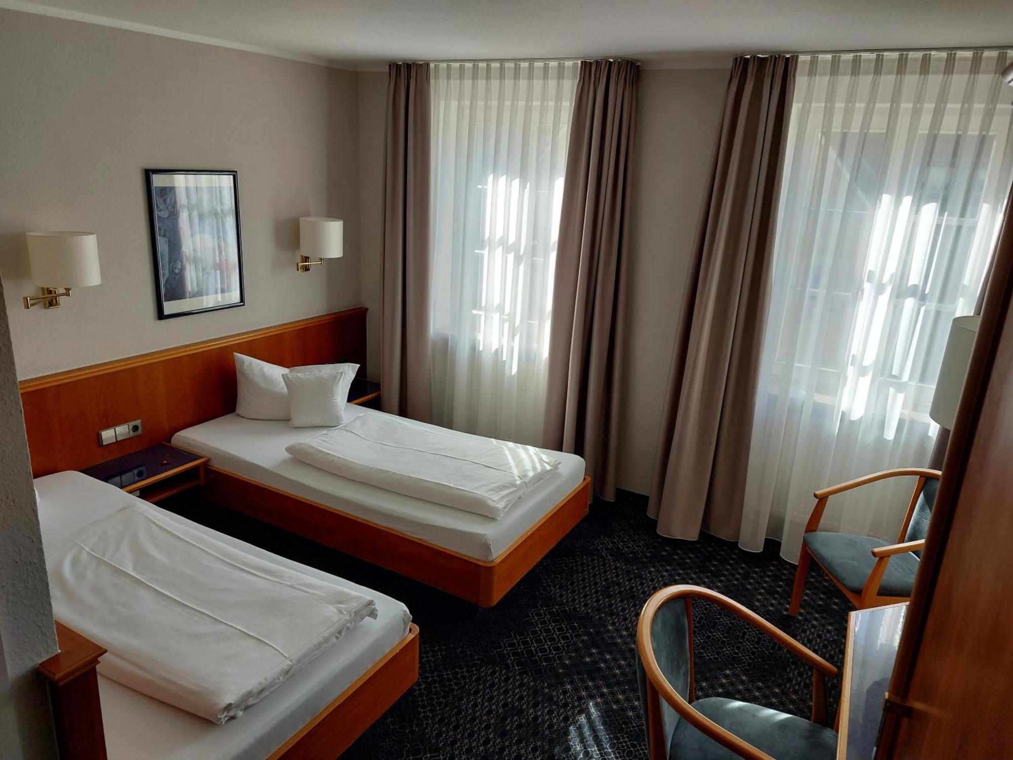 Hotel-Restaurant Roter Ochsen Lauchheim Eksteriør billede