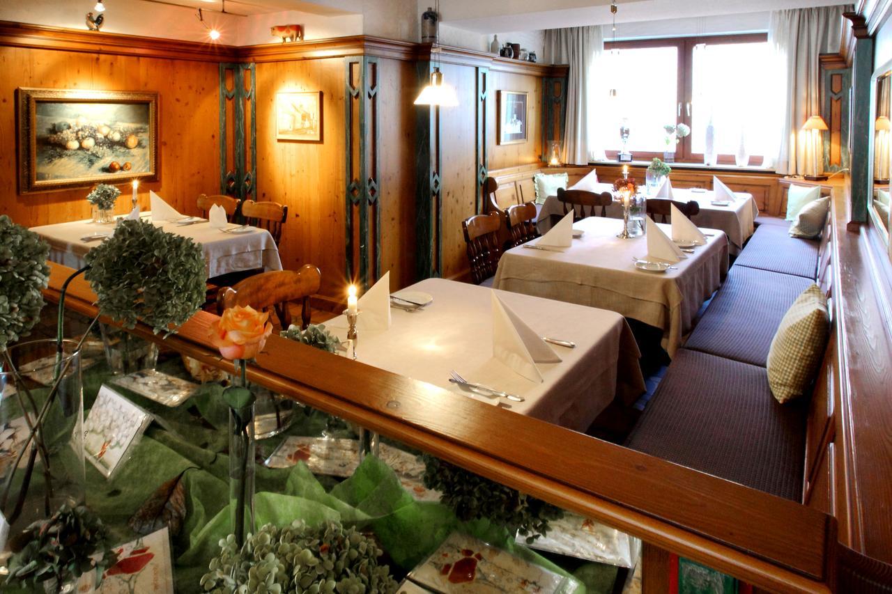 Hotel-Restaurant Roter Ochsen Lauchheim Eksteriør billede