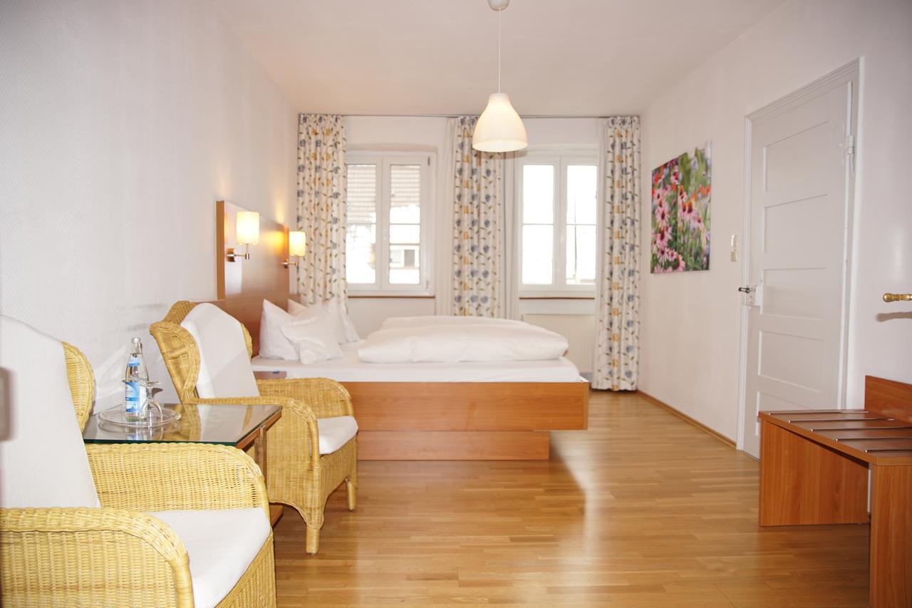 Hotel-Restaurant Roter Ochsen Lauchheim Eksteriør billede