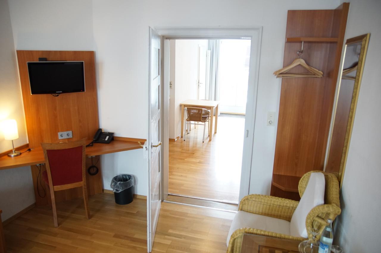 Hotel-Restaurant Roter Ochsen Lauchheim Eksteriør billede