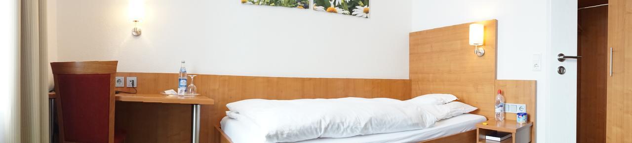 Hotel-Restaurant Roter Ochsen Lauchheim Eksteriør billede