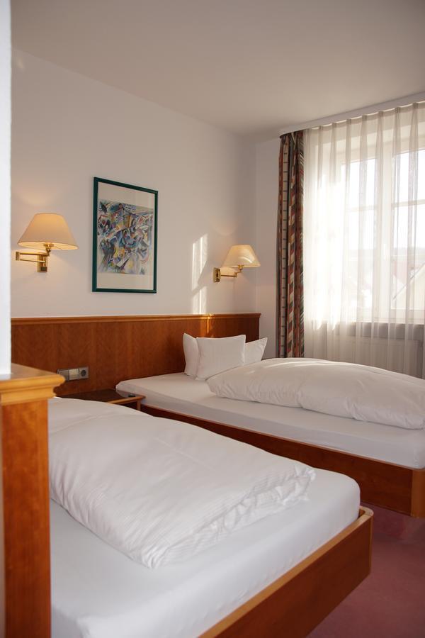 Hotel-Restaurant Roter Ochsen Lauchheim Eksteriør billede